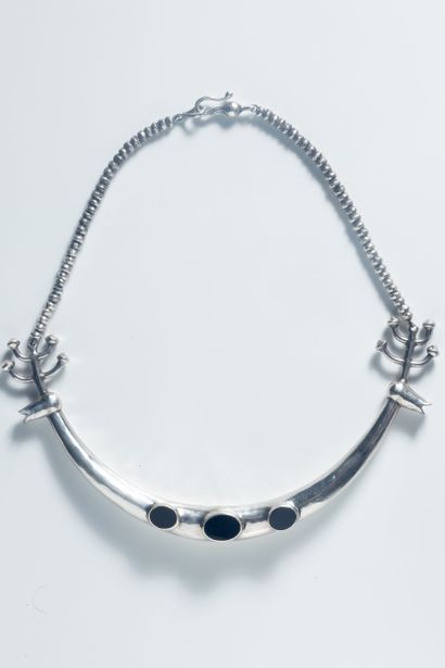 GOUDJI. Collier « les cerfs » en argent (925...