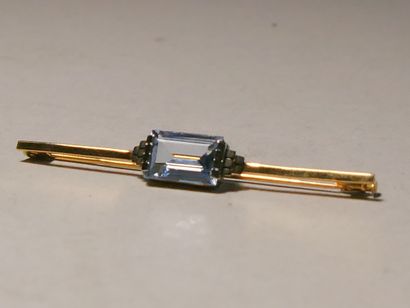 Yellow and white gold (750 thousandths) barrette...