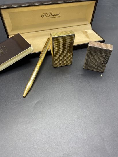 2 Dupont lighters and a pen