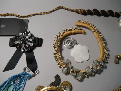 Important lot of costume jewelry including:...