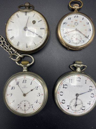 5 montres gousset dont une Oméga. 
Accidenté...