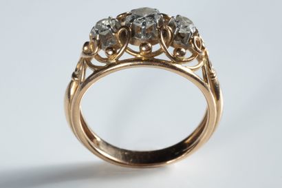 Bague dôme ornée de petites boules et de...