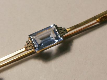 Yellow and white gold (750 thousandths) barrette...