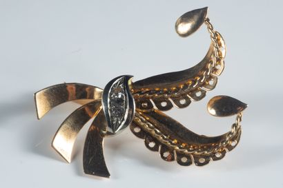 Broche rubanée en or jaune (750 millièmes)...