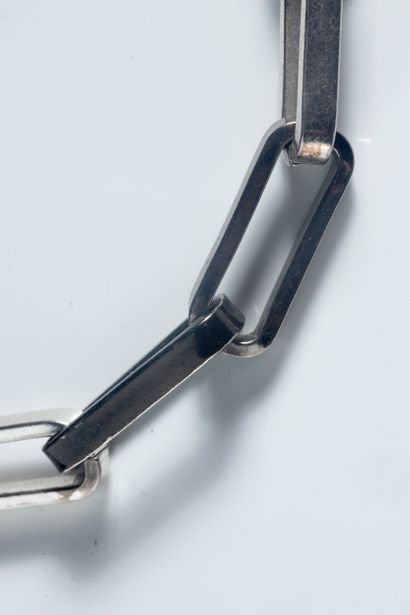 CHRISTIAN DIOR. Collier vintage maille cheval...