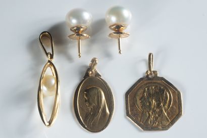 Lot de bijoux accidentés en or jaune (750...