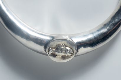 GOUDJI. Collier demi torque symbole du «...