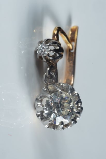 Paire de boucles d’oreilles or jaune (750...