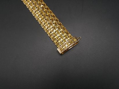 Large bracelet ruban et souple de forme «...