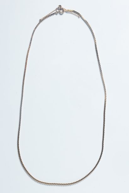 Greek meander chain in yellow gold (750 thousandths)....