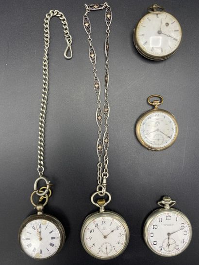 5 montres gousset dont une Oméga. 
Accidenté...