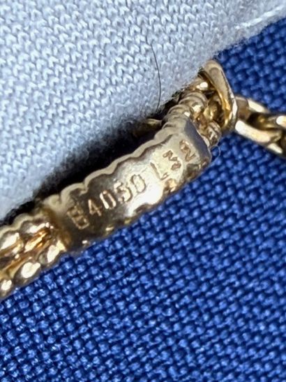 VAN CLEEF & ARPELS. Collier « Alhambra »...