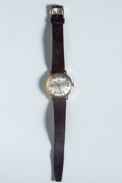 LIP. Montre d’homme, le boîtier rond en métal...