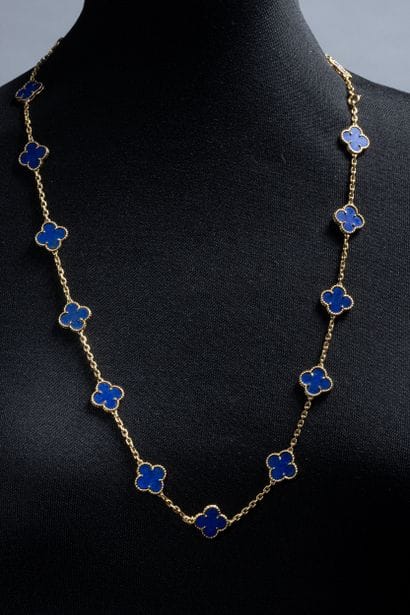 VAN CLEEF & ARPELS. Collier « Alhambra »...