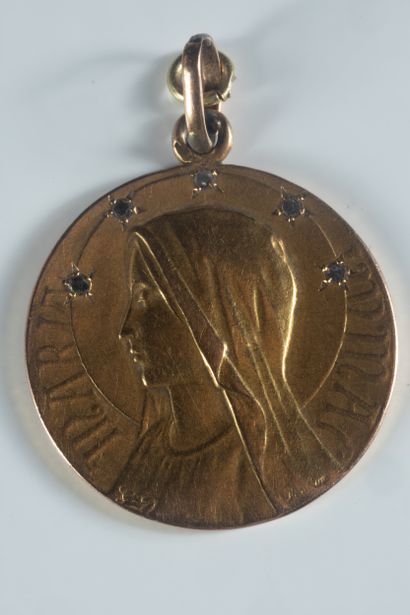 Médaille ancienne à profil de vierge auréolée...