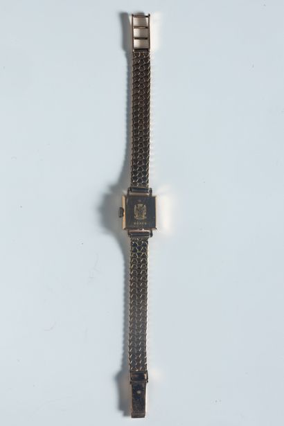 LIP. Montre bracelet de dame en or jaune...