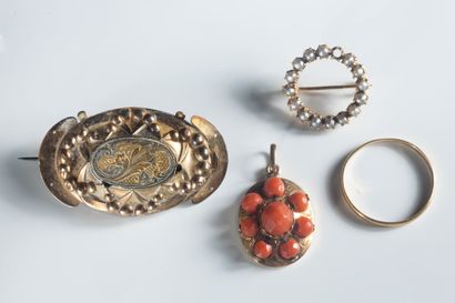 Lot de bijoux accidentés, manques, déformations,...