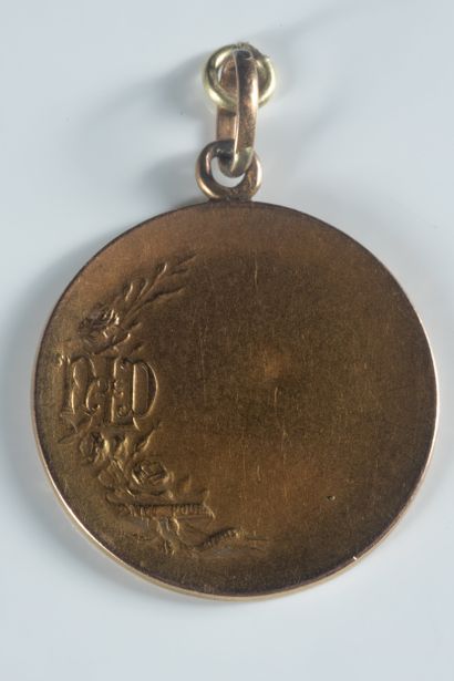 Médaille ancienne à profil de vierge auréolée...