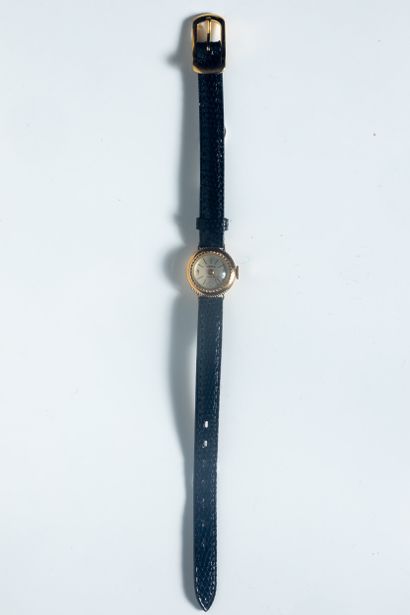 ATERIA. Montre de dame, le boîtier en or...