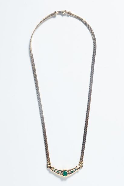 Collier ras de cou en or jaune (750 millièmes)...