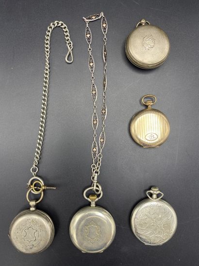 5 montres gousset dont une Oméga. 
Accidenté...