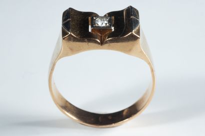 Bague de forme concave en or jaune et or...