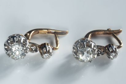 Paire de boucles d’oreilles or jaune (750...