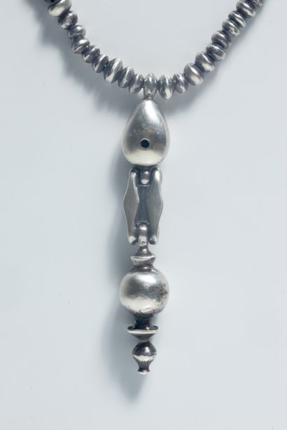 GOUDJI. Collier en argent (925 millièmes)...