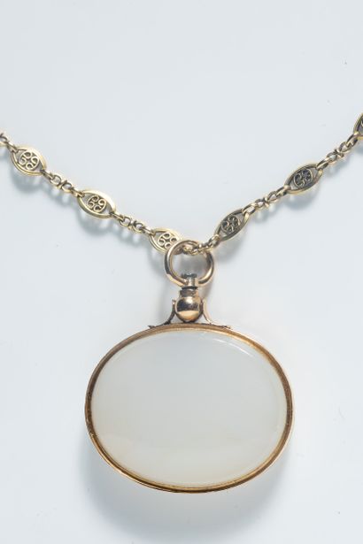 2 bijoux en or jaune (750 millièmes). 
-...