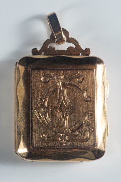 Pendentif souvenir rectangulaire ouvrant...