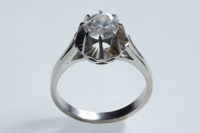 J.BERAUDIAS. Bague en or gris (750 millièmes)...