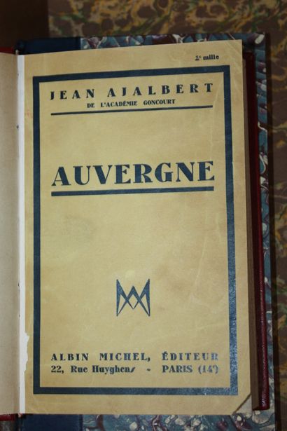 [AUVERGNE]. 13 volumes reliés, dont : 
Des...