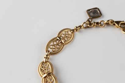 Bracelet maillons filigranés et galbés en...