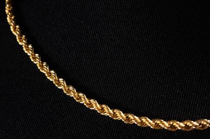 Yellow gold (750 thousandths) cord link necklace....