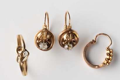 Lot of worn jewelry in yellow gold (750 thousandths)...