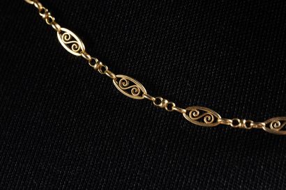 Yellow gold (750 thousandths) filigree link...