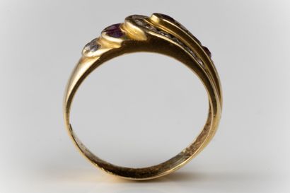 Yellow gold ( 750 thousandths) ring set with...