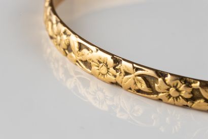 Antique yellow gold (750 thousandths) bangle...