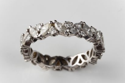 Wedding band in platinum (850 thousandths)...
