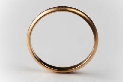 * Wedding band in yellow gold (750 thousandths)....