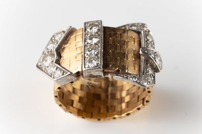 Bague « ceinture », l’anneau souple en maille...