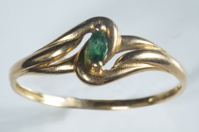 Yellow gold (750 thousandths) ring set with...