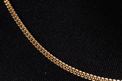 Curb chain in yellow gold (750 thousandths)....