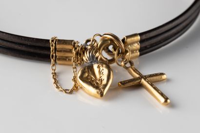 * Accidental wire bracelet. Set in yellow...