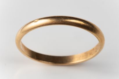 * Wedding band in yellow gold (750 thousandths)....