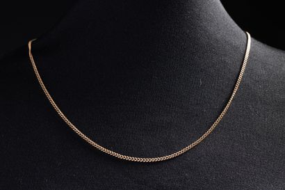 Curb chain in yellow gold (750 thousandths)....
