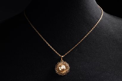2 pieces of jewelry in yellow gold (750 thousandths)
-...