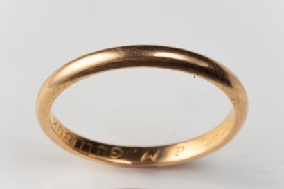 A wedding band in yellow gold (750 thousandths)....