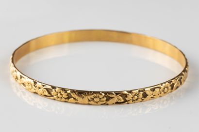 Antique yellow gold (750 thousandths) bangle...