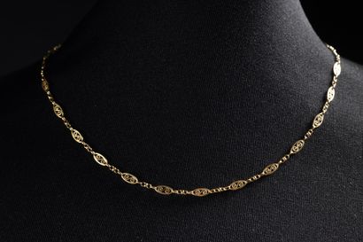 Yellow gold (750 thousandths) filigree link...